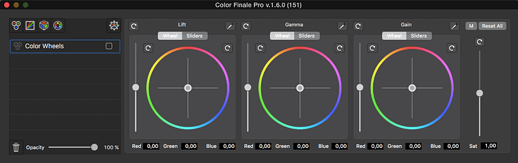 Color Finale Pro shares the same interface than Color Finale in a floating window, but you’ll notice a few new buttons