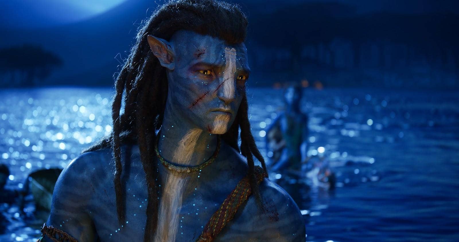Bioluminescent markings feature prominently on the Na’vi characters, flora and fauna of Pandora, and are an important nighttime visual cue for the audience. Image: 20th Century Studios
