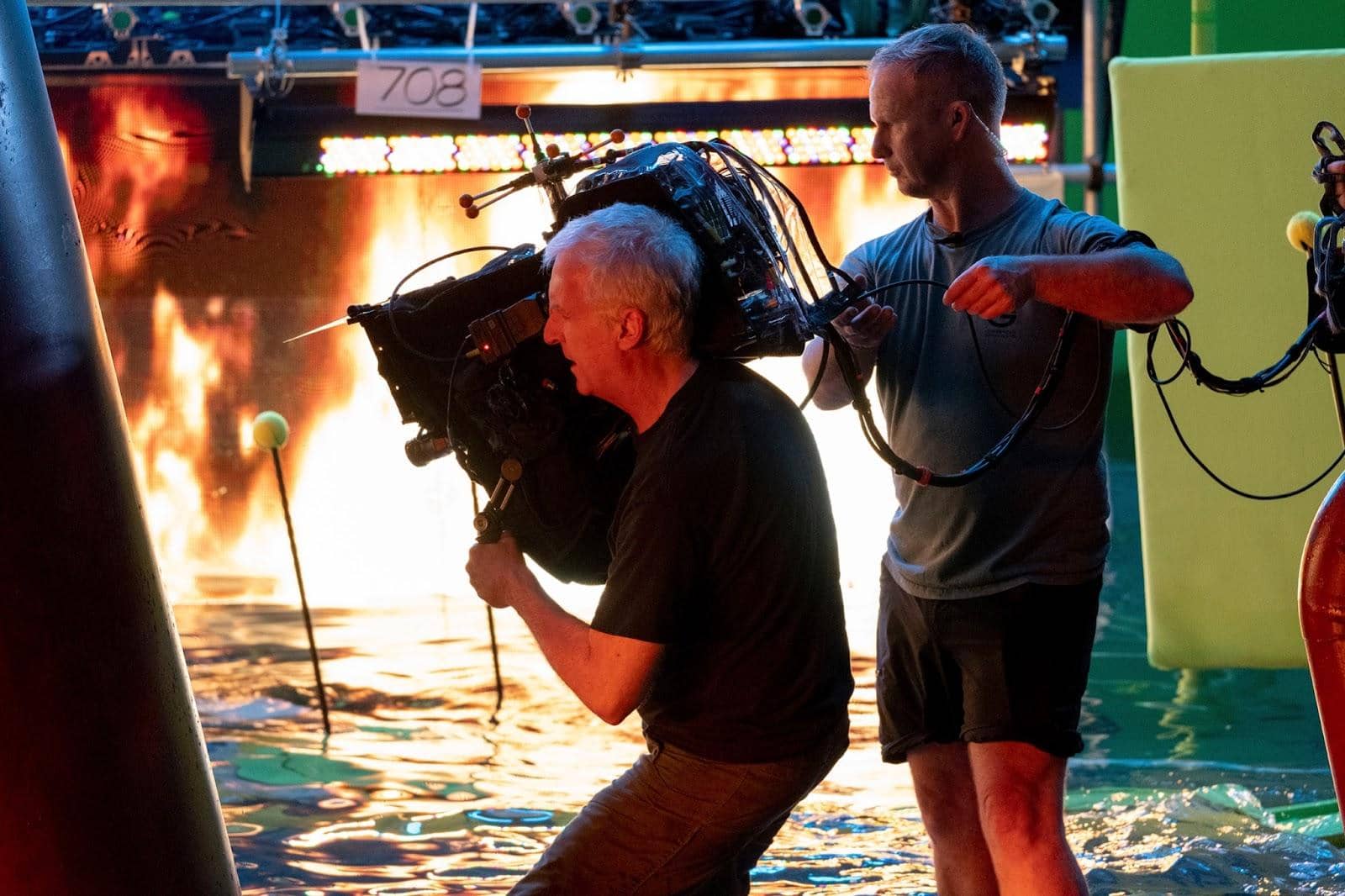 Director James Cameron operating the stereo 3D camera rig during live-action filming on the set of Avatar: The Way of Water.  Image: 20th Century Studios