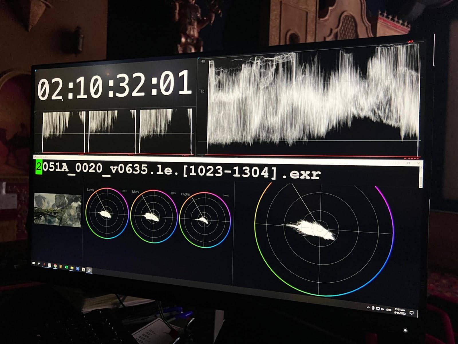 Tashi’s OmniScope setup, along with his custom Python script window displaying the current clip name. 