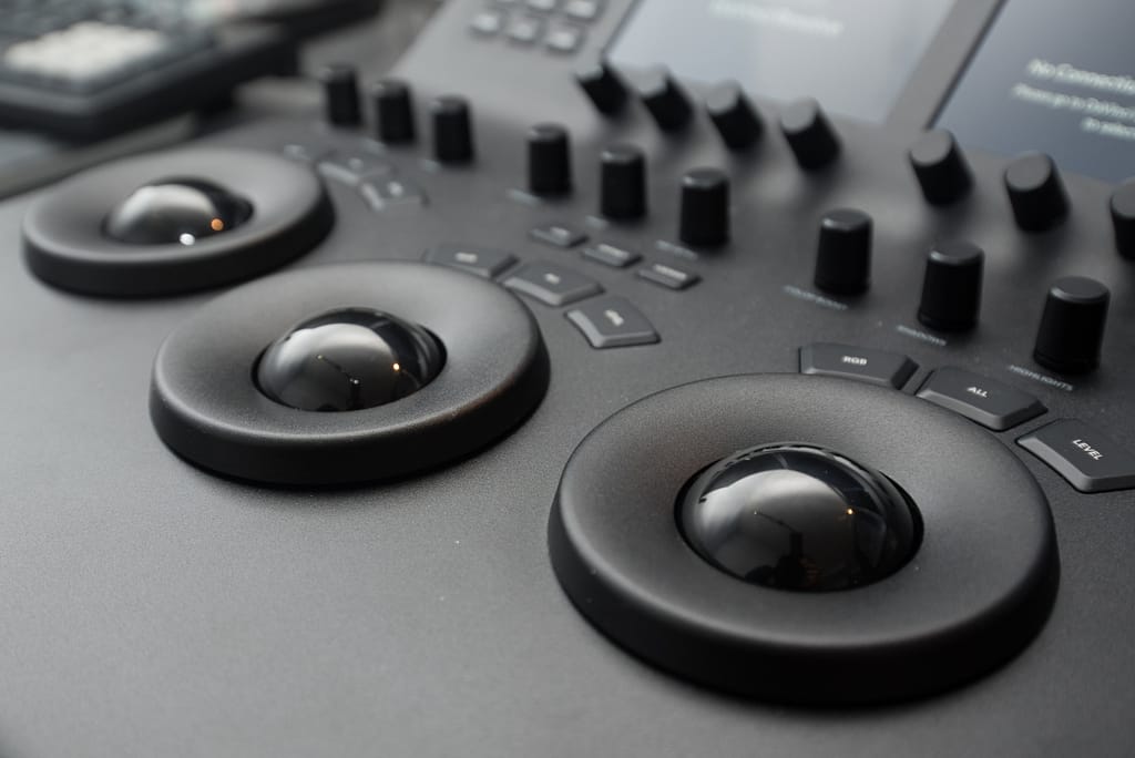 First Look: Getting To Know the Resolve Mini Control Surface First Look: Getting To Know the Resolve Mini Control Surface