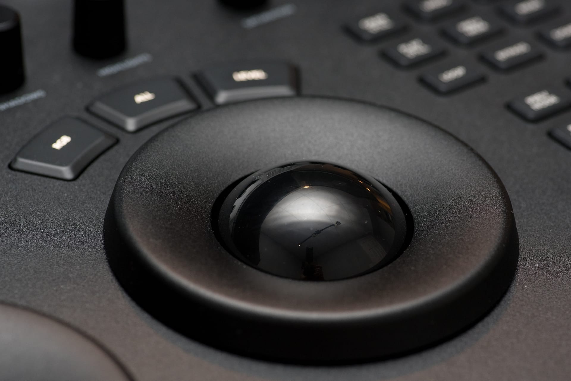 Color Correction Gear Head: Review of the Resolve Mini